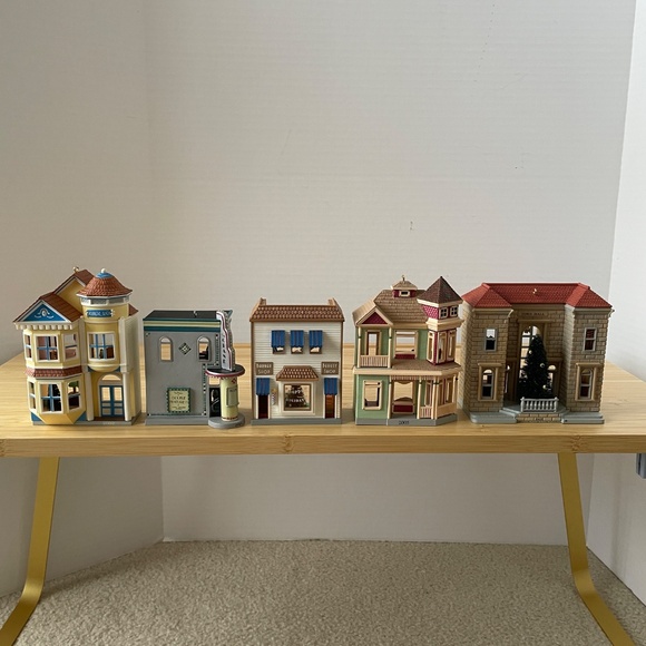 Lot 5 Hallmark Ornaments Nostalgic Houses & Shops 2002-2005 NIB Special Annivers - Picture 4 of 7
